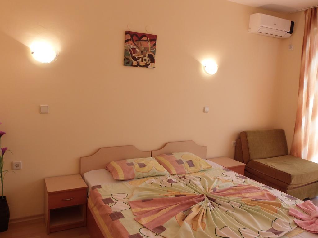 Hotel Sirena Приморсько Номер фото